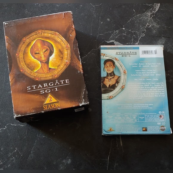 Stargate SG-1 TV-Series Seasons Two and Season Ten. 10 Disc Set. - Picture 2 of 8